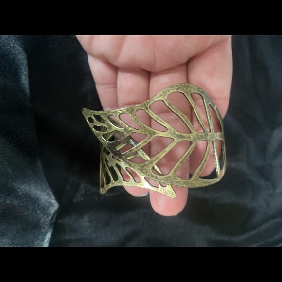 Cuff bracelet - Picture 2 of 2